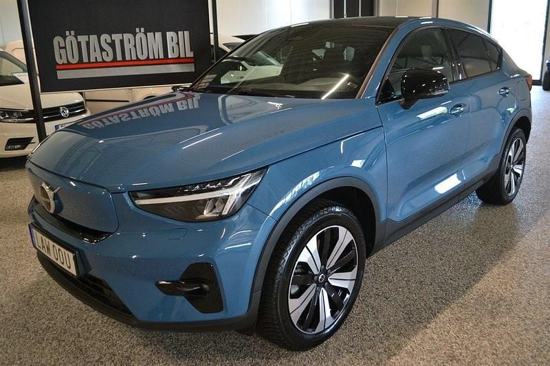 Blå Begagnad 2022 Volvo EC40 Plus SUV | 328 000 kr - Bild 1/4