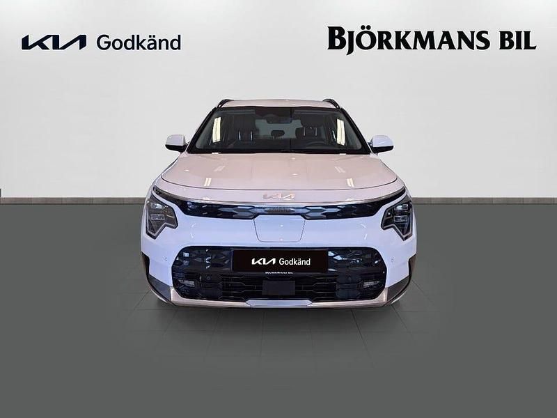 Begagnad Kia e-Niro 150 kW (204 HK) 2023 /ud/ clear white SUV