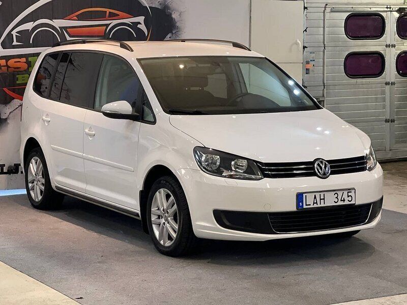 Begagnad VW Touran 150 HK (110 kW) 2010 Vit Minibuss