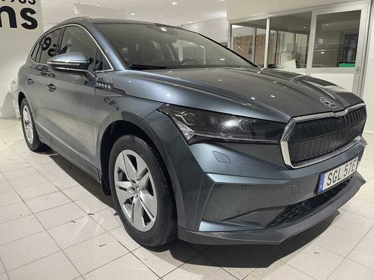 Grå Begagnad 2022 Skoda Enyaq iV SUV | 359 000 kr (Bra pris) - Bild 1/4