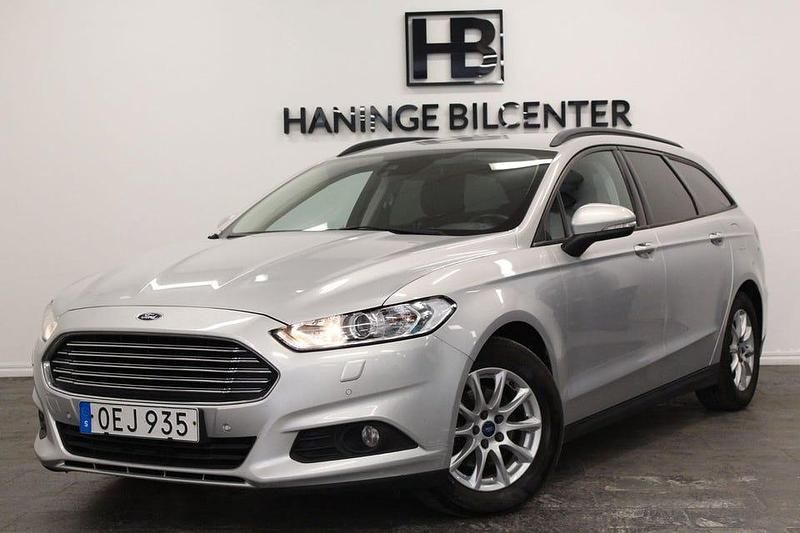 Grå Begagnad 2017 Ford Mondeo Trend Kombi | 129 900 kr (Marknadspris) - Bild 1/4
