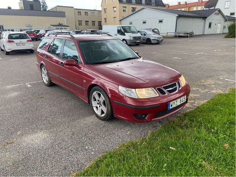 Röd Begagnad 2005 Saab 9-5 Vector Kombi | 22 500 kr (Marknadspris) - Bild 1/4