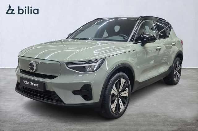 Grön Begagnad 2022 Volvo XC40 Core SUV | 349 900 kr - Bild 1/3
