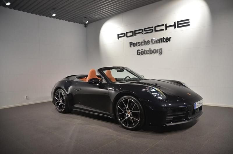 Svart (black) Begagnad 2024 Porsche 911 Carrera Cabriolet Cab | 1 995 000 kr - Bild 1/4