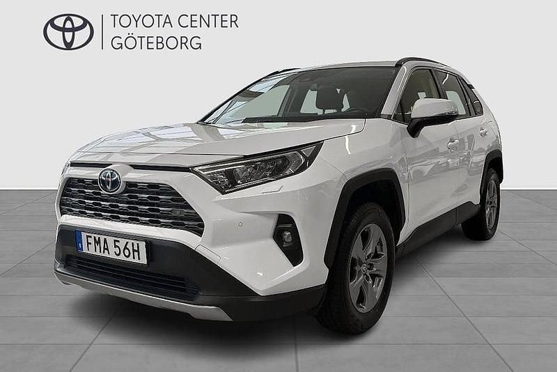 Vit Begagnad 2022 Toyota RAV4 Hybrid Active SUV | 354 900 kr (Marknadspris) - Bild 1/3