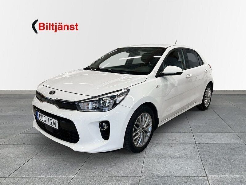 Vit Begagnad 2019 Kia Rio Halvkombi | 139 000 kr (Marknadspris) - Bild 1/4
