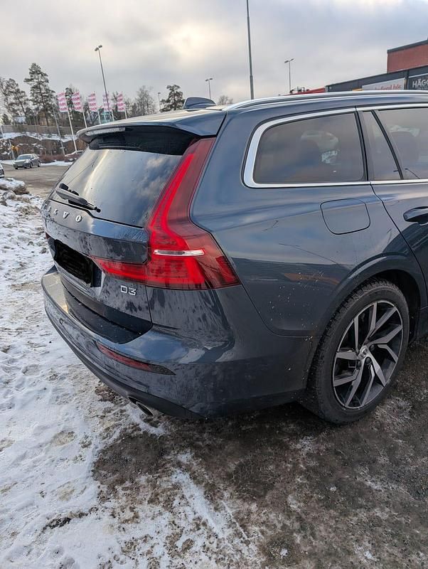 Begagnad Volvo V60 150 HK (110 kW) 2019 Denim blue metallic 723 Kombi