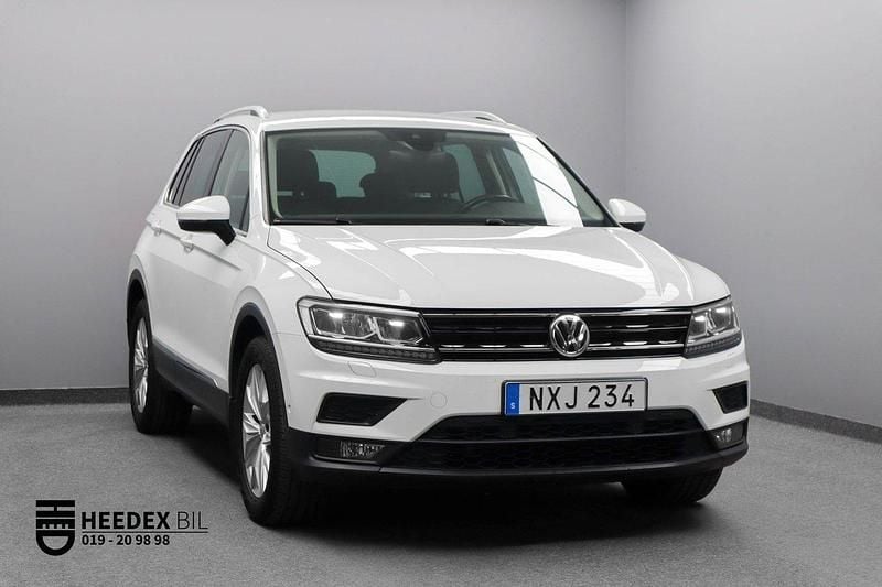 Vit Begagnad 2018 VW Tiguan Executive SUV | 229 800 kr (Bra pris) - Bild 1/4