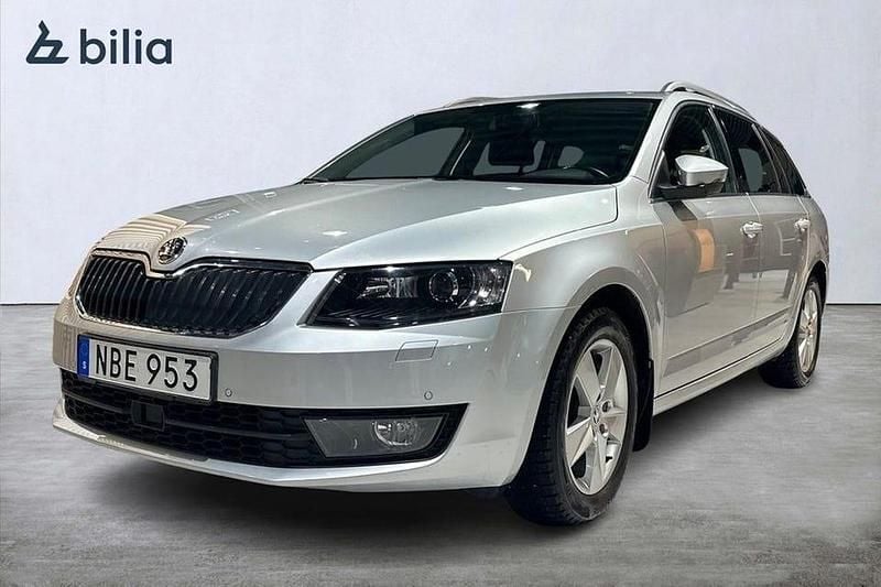 Silver Begagnad 2016 Skoda Octavia Style Kombi | 145 000 kr (Marknadspris) - Bild 1/4