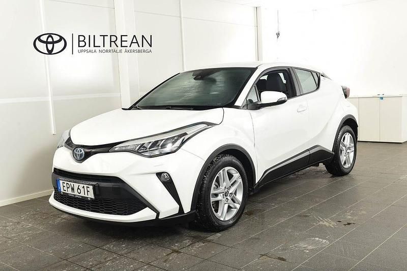 Begagnad Toyota C-HR Active 122 HK (89 kW) 2022 Vit SUV