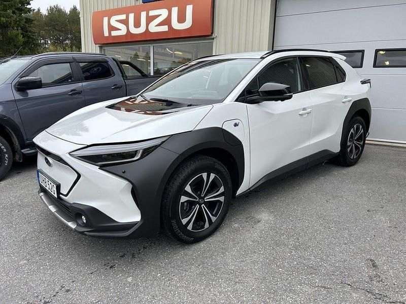 Vit Begagnad 2023 Subaru Solterra SUV | 449 900 kr (Marknadspris) - Bild 1/1