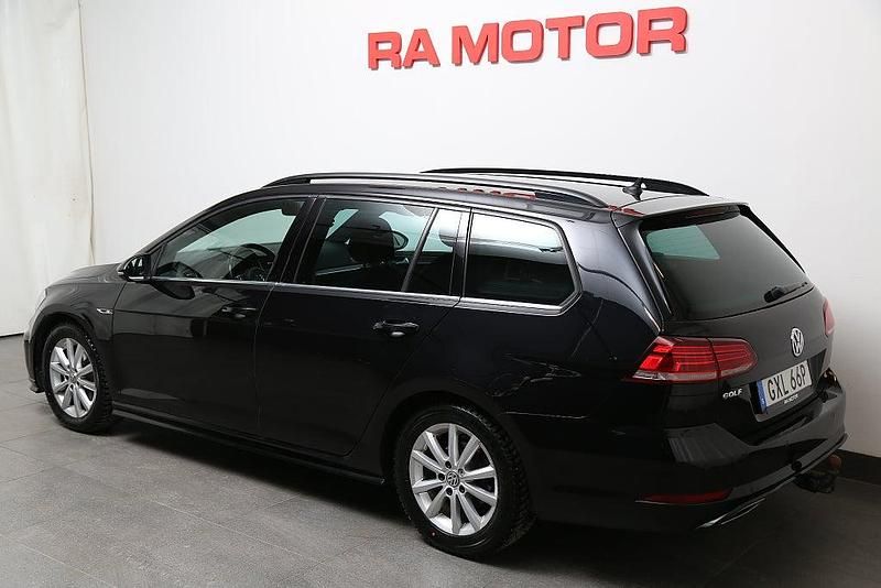 Begagnad VW Golf VII R-line 150 HK (110 kW) 2019 Svart Kombi