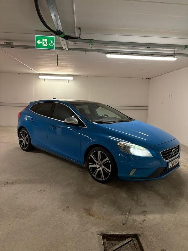 Begagnad Volvo V40 150 HK (110 kW) 2014 Blå