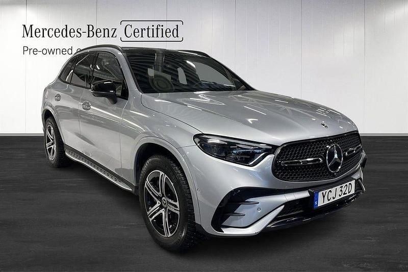 Begagnad Mercedes GLC300e AMG 333 HK (244 kW) 2024 Silver Halvkombi
