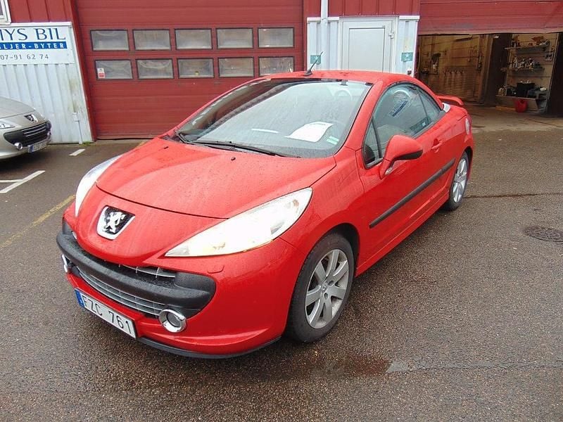 Röd Begagnad 2007 Peugeot 207 CC Cab | 29 000 kr (Marknadspris) - Bild 1/4