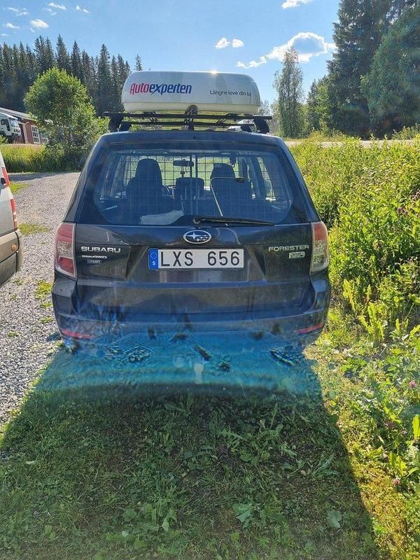 Grå Begagnad 2011 Subaru Forester SUV | 72 000 kr - Bild 1/4