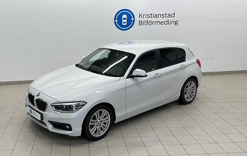 Begagnad BMW 118 Advantage 136 HK (100 kW) 2017 Vit Halvkombi