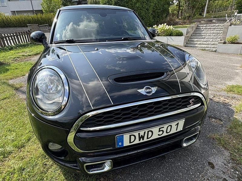 Svart Begagnad 2015 Mini Cooper S Halvkombi | 159 900 kr (Bra pris) - Bild 1/4