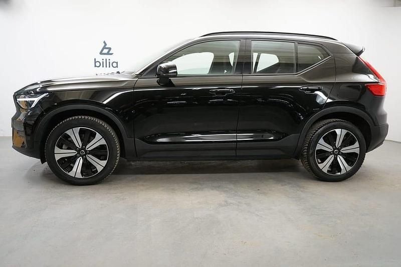 Begagnad Volvo XC40 Core 185 kW (252 HK) 2022 Svart SUV