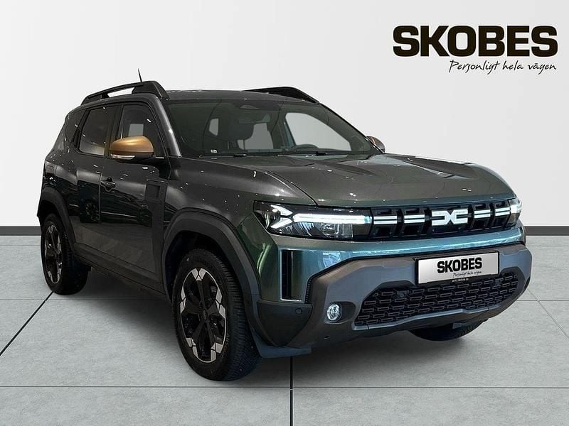 Grön Begagnad 2025 Dacia Duster Extreme SUV | 289 900 kr (Marknadspris) - Bild 1/3
