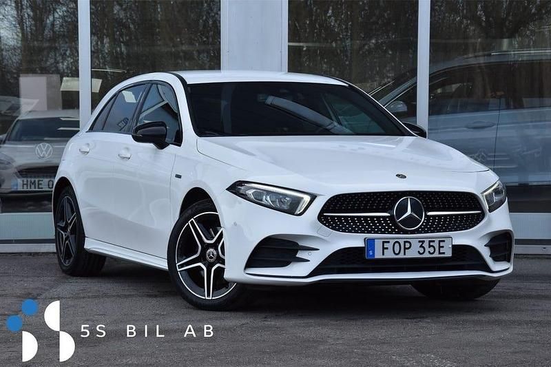 Vit Begagnad 2020 Mercedes A250 AMG | 224 900 kr (Lite dyr) - Bild 1/3