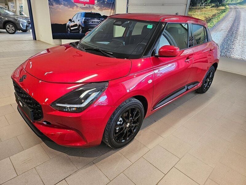 Röd Ny 2024 Suzuki Swift Halvkombi | 268 700 kr (Dyr) - Bild 1/4