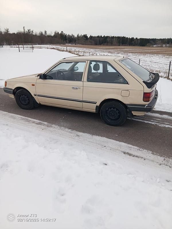 Begagnad Mazda 323 70 HK (51 kW) 1986 Halvkombi