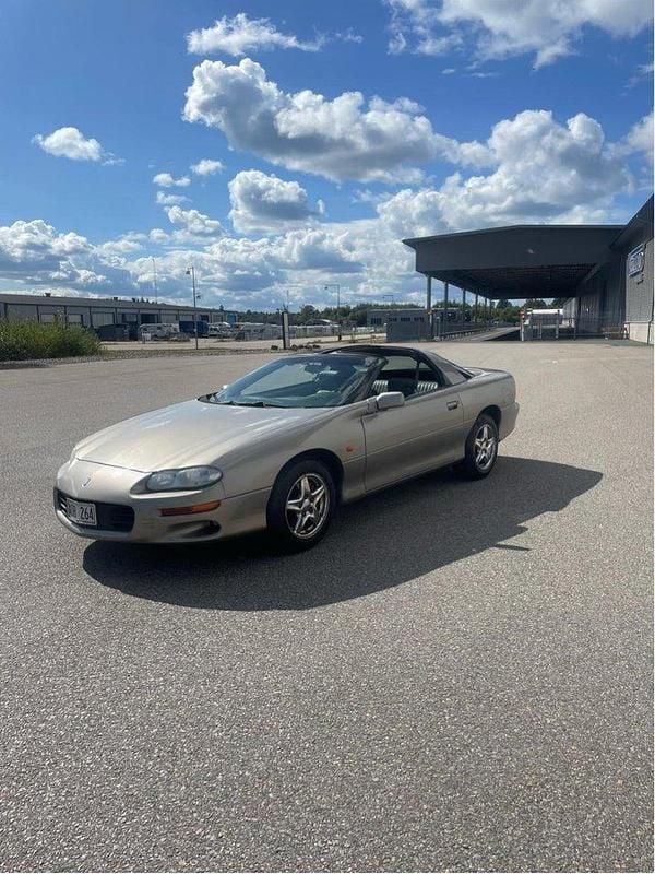 Brun Begagnad 2000 Chevrolet Camaro Sportkupé | 32 000 kr - Bild 1/4