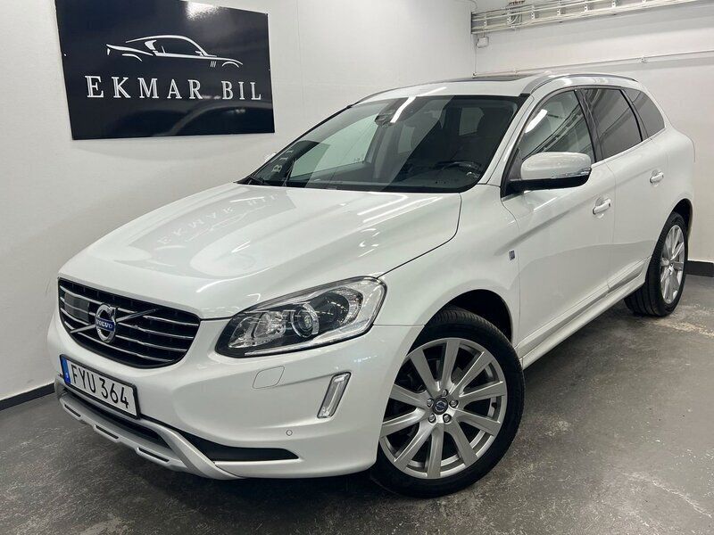 Vit Begagnad 2015 Volvo XC60 Ocean Race SUV | 224 900 kr (Marknadspris) - Bild 1/4