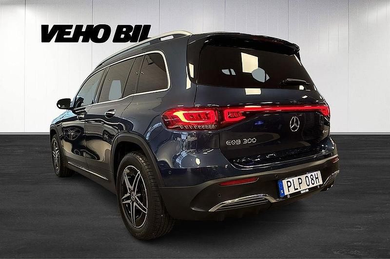 Begagnad Mercedes EQB300 AMG 167 kW (228 HK) 2022 Blå SUV
