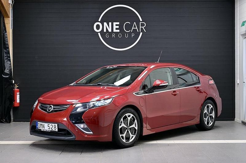 Röd Begagnad 2012 Opel Ampera Halvkombi | 139 800 kr - Bild 1/4