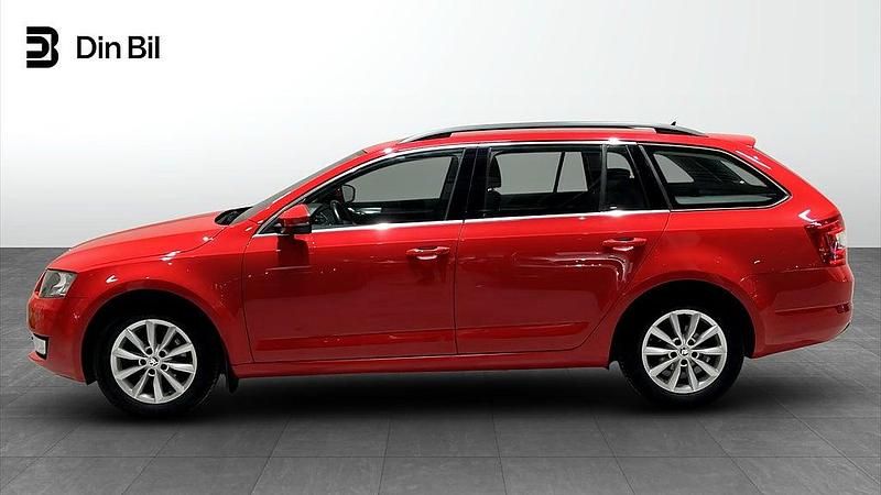 Begagnad Skoda Octavia Ambition 150 HK (110 kW) 2015 Röd Halvkombi