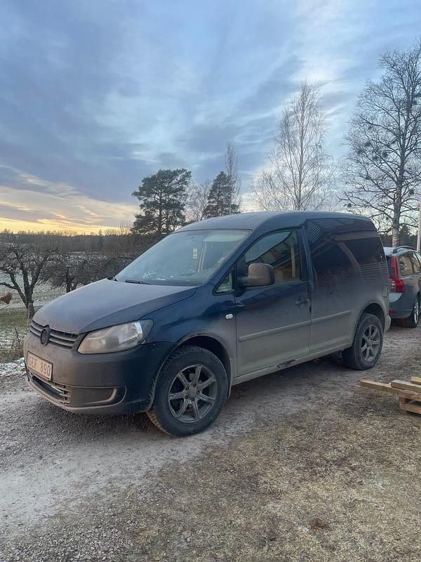 Begagnad VW Caddy 110 HK (80 kW) 2013 Minibuss