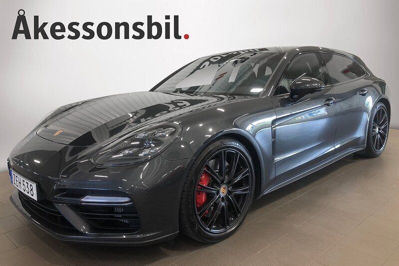 Grå Begagnad 2018 Porsche Panamera Turbo Sport Turismo Sedan | 809 000 kr (Bra pris) - Bild 1/4