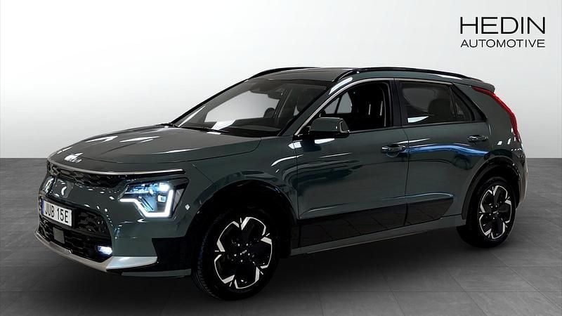 Grön (green) Begagnad 2022 Kia e-Niro SUV | 319 900 kr (Dyr) - Bild 1/4