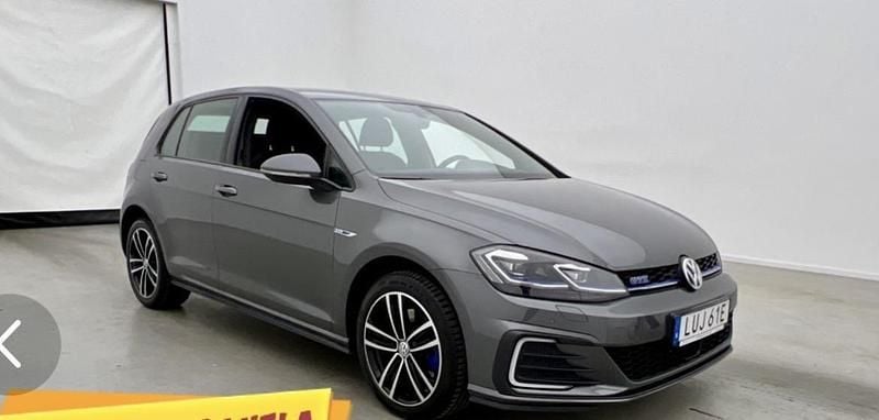 Grå Begagnad 2020 VW Golf VII GTE Halvkombi | 235 000 kr (Marknadspris) - Bild 1/4