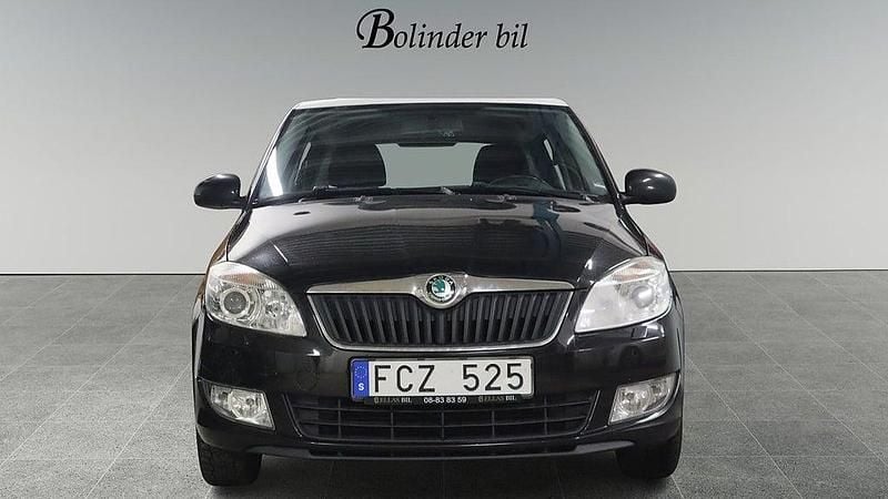 Begagnad Skoda Fabia Elegance 86 HK (63 kW) 2011 Svart Halvkombi