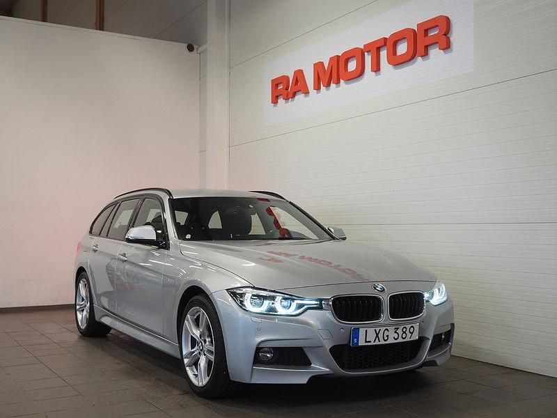 Silver Begagnad 2018 BMW 320 M Sport Kombi | 249 900 kr (Marknadspris) - Bild 1/3