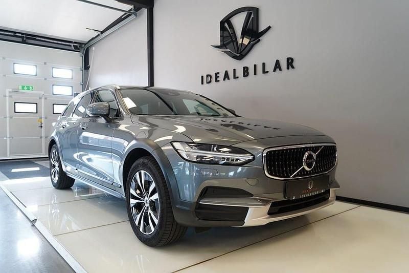Grå metallic Begagnad 2019 Volvo V90 CC Momentum Kombi | 299 900 kr (Marknadspris) - Bild 1/4