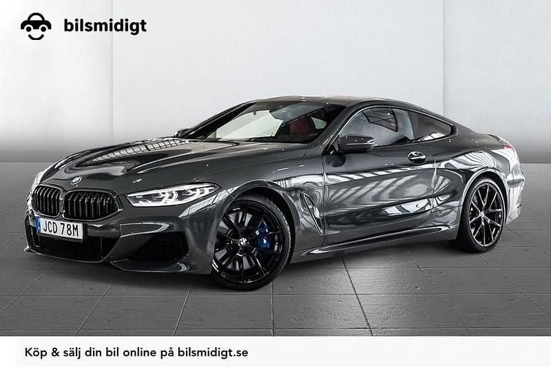 Grå Begagnad 2020 BMW M850 Comfort Edition Sportkupé | 699 000 kr (Marknadspris) - Bild 1/3