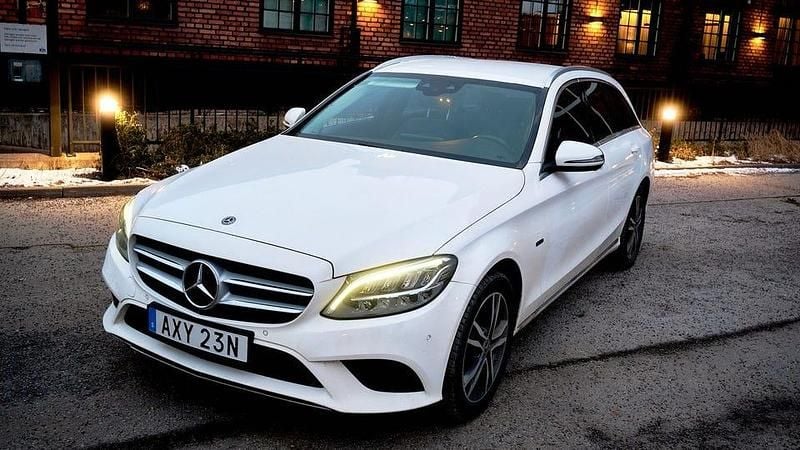 Begagnad Mercedes C300 Avantgarde 320 HK (235 kW) 2021