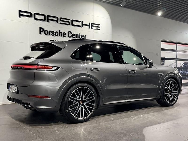 Begagnad Porsche Cayenne 305 HK (224 kW) 2025 Grå SUV