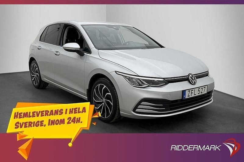 Silver Begagnad 2020 VW Golf VIII Halvkombi | 238 900 kr (Marknadspris) - Bild 1/3