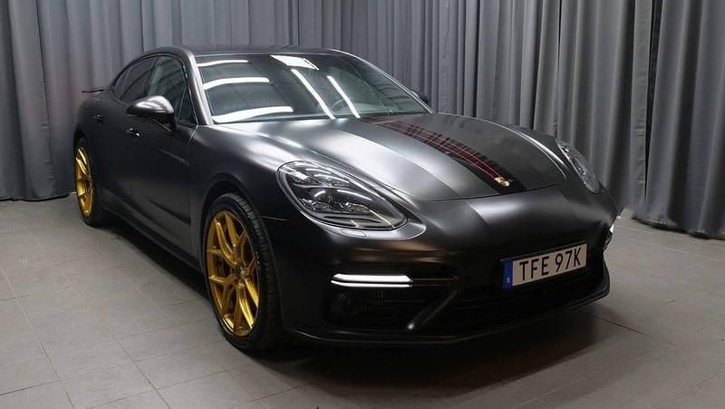 Begagnad Porsche Panamera Turbo 549 HK (403 kW) 2018 Svart Sedan
