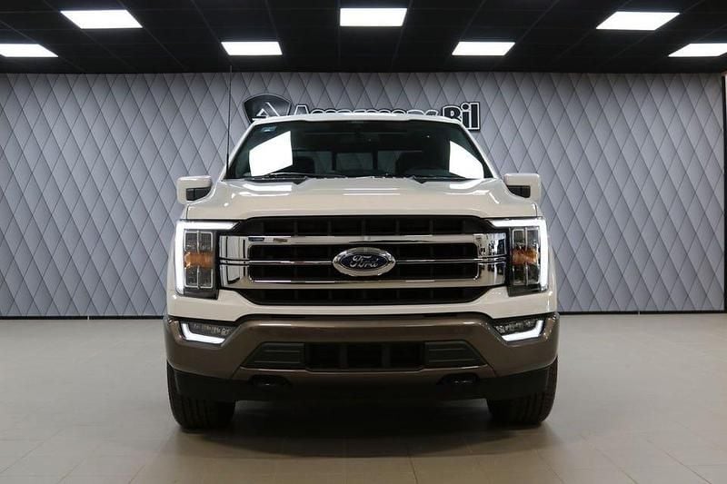 Begagnad Ford F-150 Lariat 400 HK (294 kW) 2022 Vit metallic Pickup