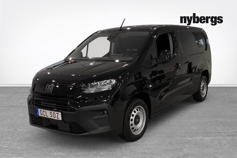 Svart Ny 2025 Fiat Doblò Minibuss | 322 375 kr - Bild 1/4