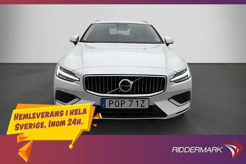 Begagnad Volvo V60 Core 350 HK (257 kW) 2023 Vit Kombi