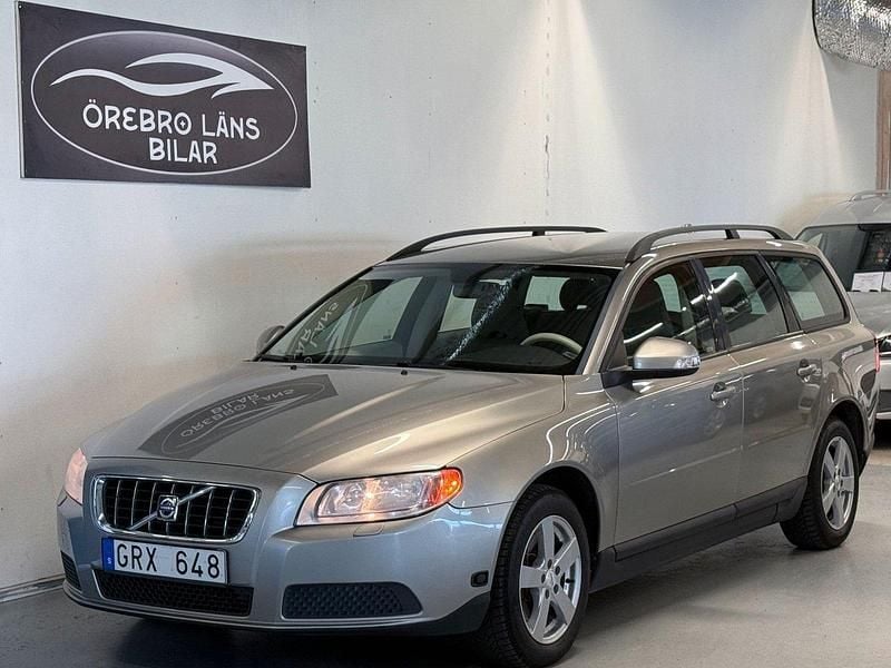 Ljusbrun (brun) Begagnad 2008 Volvo V70 Kombi | 42 900 kr (Bra pris) - Bild 1/4
