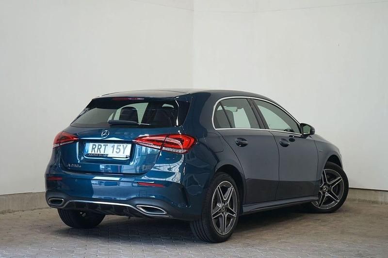 Begagnad Mercedes A250 AMG 218 HK (160 kW) 2021 Blå Halvkombi