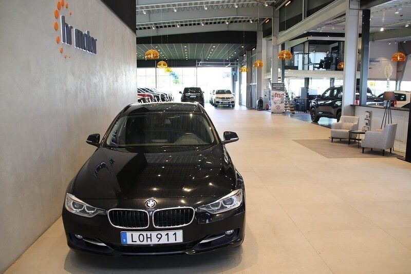 Svart Begagnad 2015 BMW 335 Sport Line Kombi | 234 000 kr (Marknadspris) - Bild 1/4